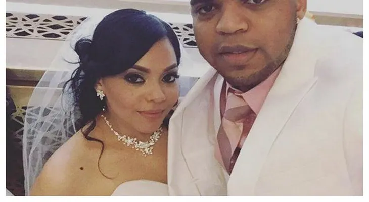 El Mayor Clásico se casa con su novia Carolina 