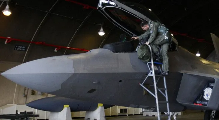 Estados Unidos teme que Rusia aprenda en Siria a detectar a los furtivos F-22