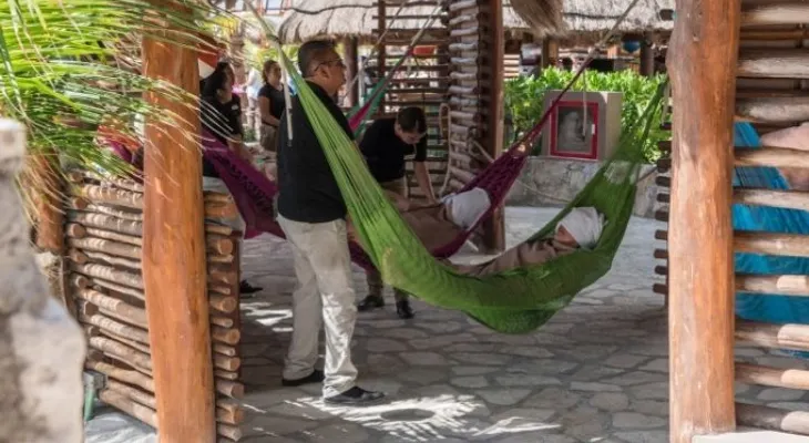 Los peligros de los masajes en la playa