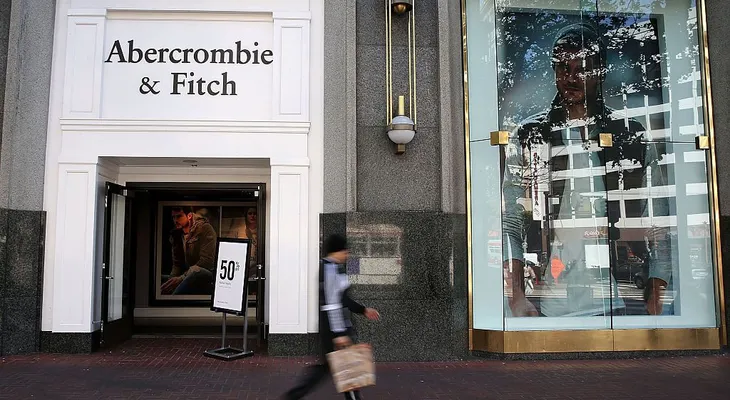 ¿Por qué los jóvenes ya no compran ropa en Abercrombie & Fitch?