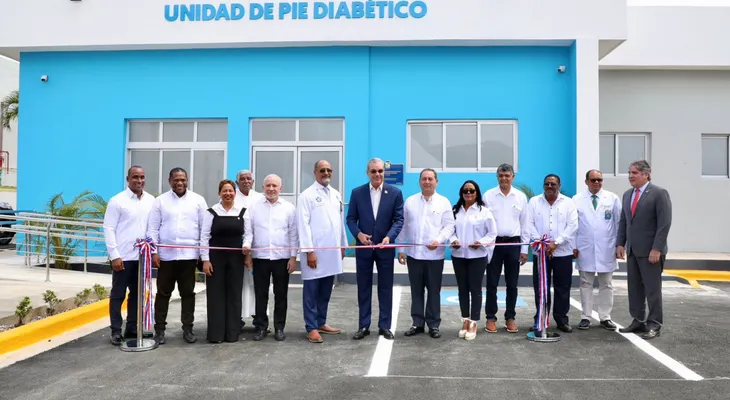 Abinader deja inaugurada Unidad de Pie de Diabético en el Hospital Marcelino Vélez Santana, en Herrera