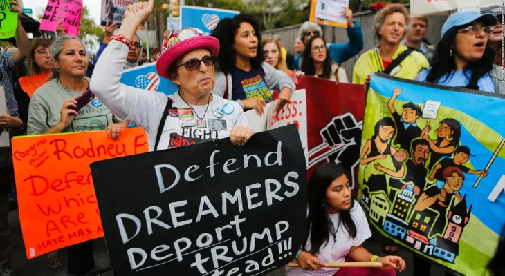 Amazon, Microsoft y Starbucks apoyan demanda para bloquear eliminación del DACA