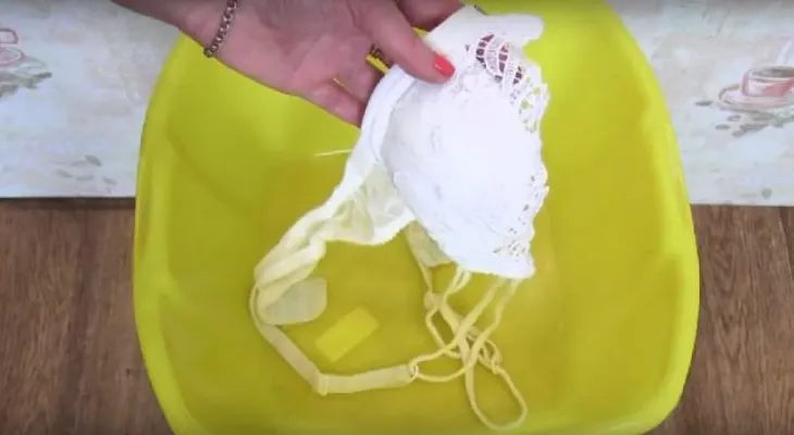 Paso 1, 2 y 3: El GENIAL truco para que tu ropa vuelva a verse como nueva y súper blanca