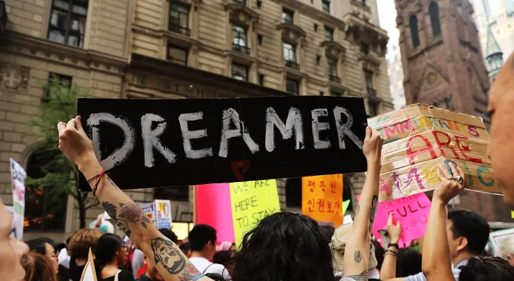Para los dreamers; el sueño de convertirse en médicos depende de la "misericordia" de las cortes