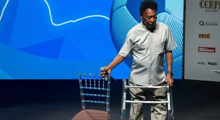 Pelé atraviesa el peor momento de su vida; sufre depresión y no quiere salir de su casa, porque siente vergüenza