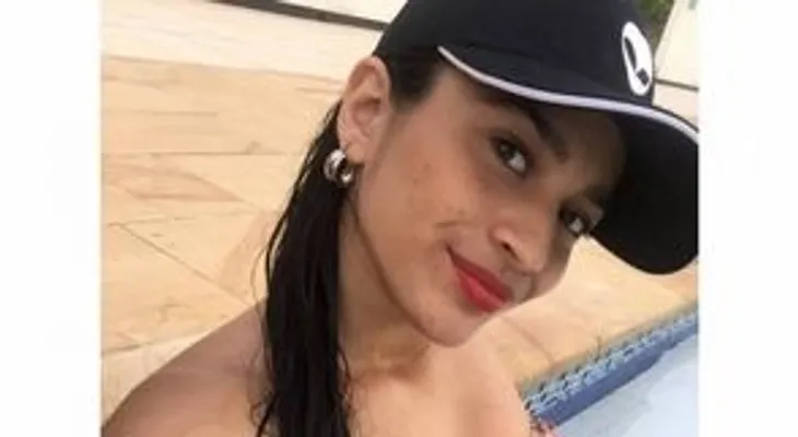 Adolescente acaba en silla de ruedas y pierde bebé a causa de tatuaje