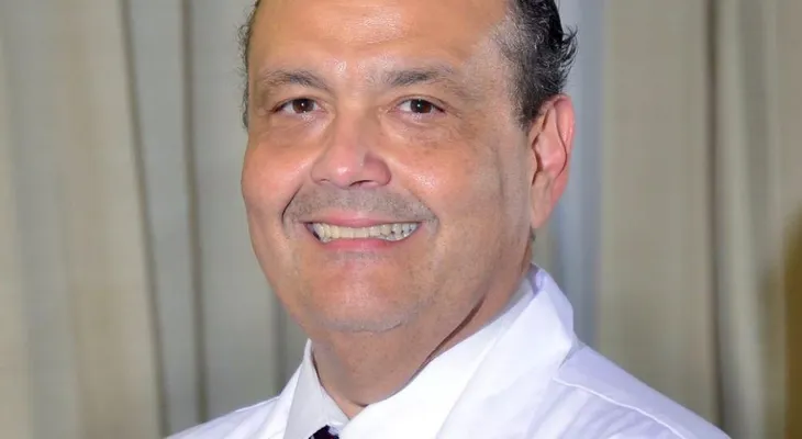 Médico Carlos Heriberto García Lithgow, insiste en que no hay tratamiento aprobado para COVID-19