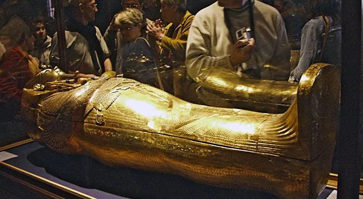 Revelan enigma de la cámara secreta de Tutankamón 