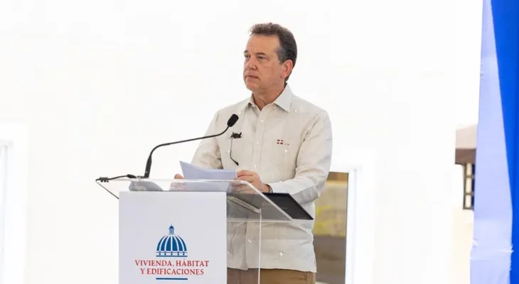Ito Bisonó destaca hogares entregados a dominicanos