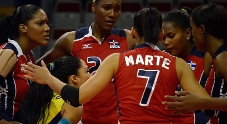 RD remonta para vencer a Brasil y continuar invicta