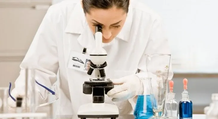 Investigadores colombianos hallan vínculo entre la terapia hormonal y el lupus