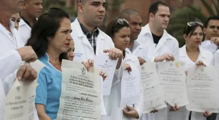 Médicos cubanos protestan por visas de EEUU 