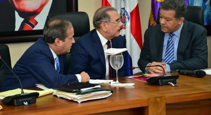 Leonel Fernández y Danilo Medina encabezan reunión de esta noche del CP del PLD