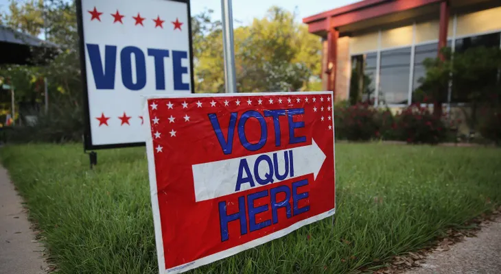 El dilema de inscribirse o no de los votantes latinos