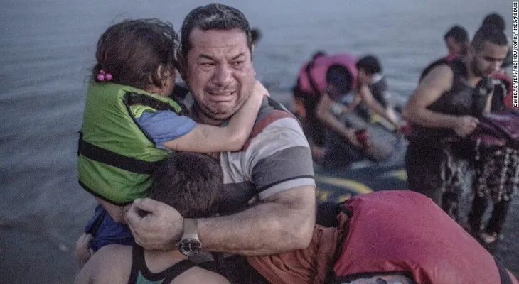 Ataques terroristas en París complican la llegada de refugiados sirios a EE.UU.