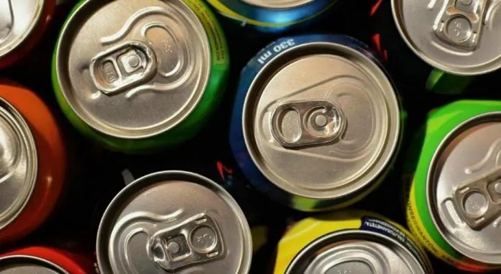 Jueza le prohíbe a un hombre tomar su refresco favorito