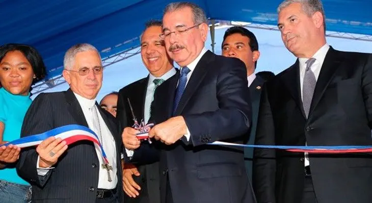 Medina inaugura una escuela  y dos estancias infantiles