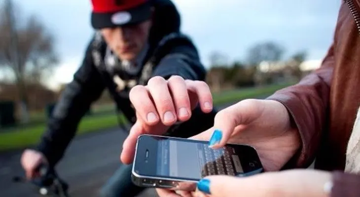 ¿Te robaron el celular? Esto es todo lo que necesitas hacer al respecto