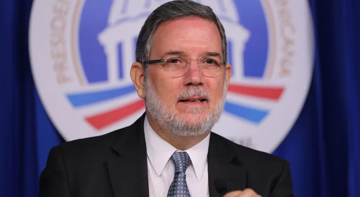 Don Marchena, la pobre embarazada y el americano quedao