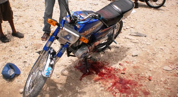 Mueren dos hombres al chocar de frente motores en que iban en Constanza