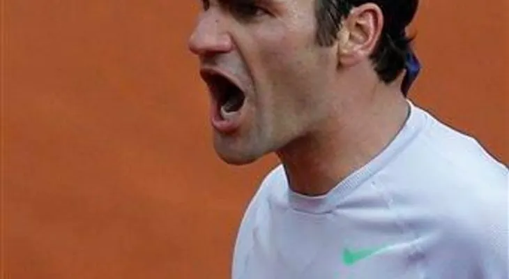 Francia: Federer remonta y pasa a cuartos de final 