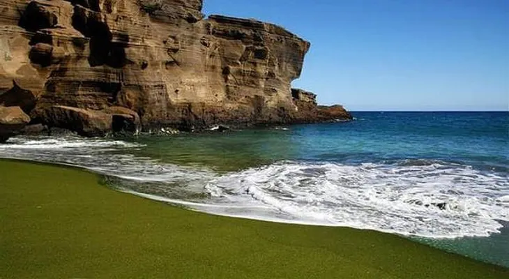 La playa de arenas verdes, simplemente espectacular!