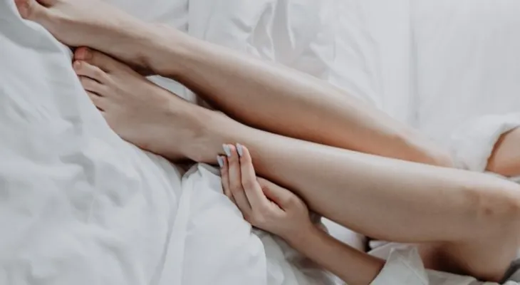Mascarilla de aloe vera con aceite de oliva para unas piernas bonitas