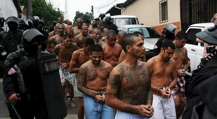 Viudas de negro: el nuevo método criminal de la Mara que desangra a El Salvador