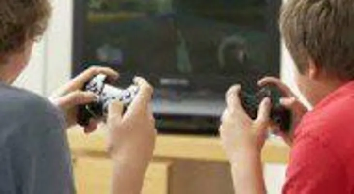 Entrenamiento con videojuegos mejora memoria niños supervivientes de cáncer