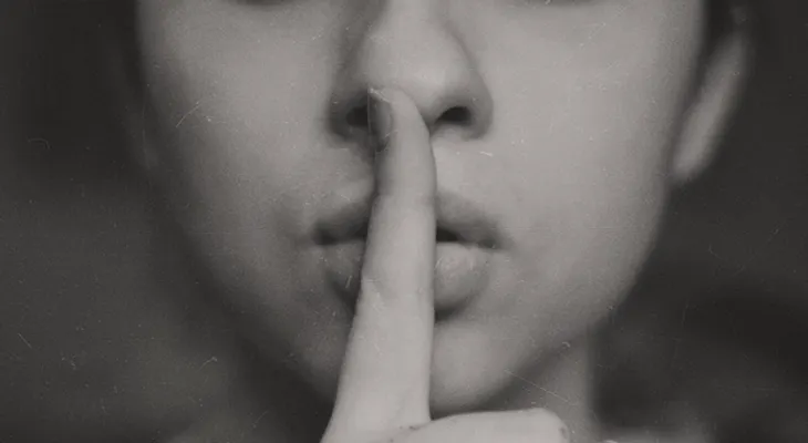 8 cosas personales que nunca debes compartir con otros