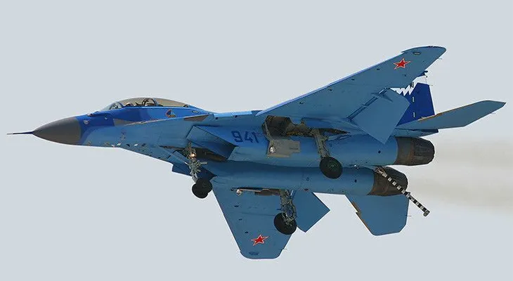 Primeros ensayos de los nuevos cazas MiG-29K en Rusia (VIDEO)