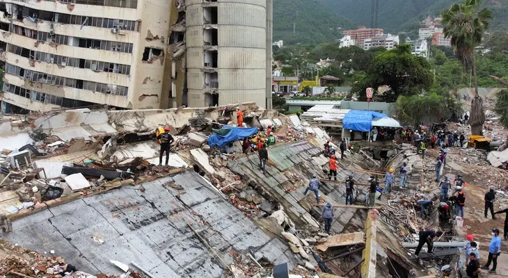 A dos meses del doble terremoto, Venezuela superó los 6.500 muertos mientras continúa la remoción de escombros