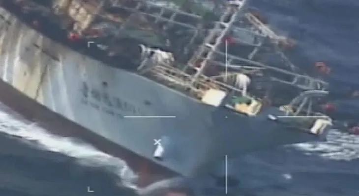 El paso a paso del hundimiento de un barco pesquero ilegal chino en Argentina
