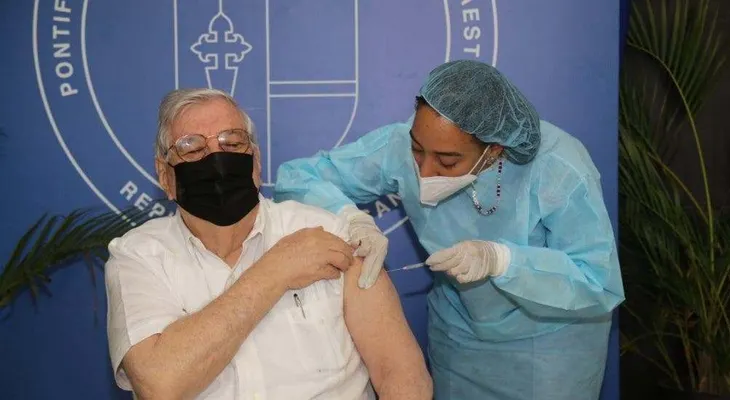 Gobierno informa ha vacunado 105, 575 dominicanos  contra el coronavirus