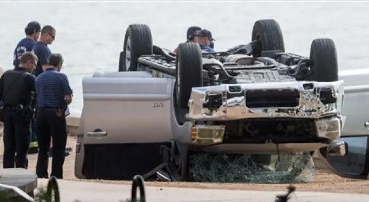 Hombre hundió camioneta en lago con familia adentro
