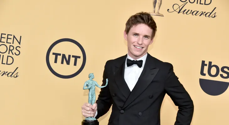 Así se verá Eddie Redmayne en la precuela de Harry Potter