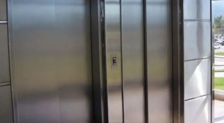 Sobrevive niña de 12 años cayó en pozo de un ascensor