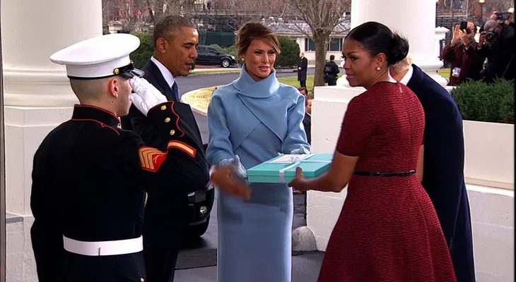 ¿Qué le regaló Melania Trump a Michelle Obama?: las redes responden