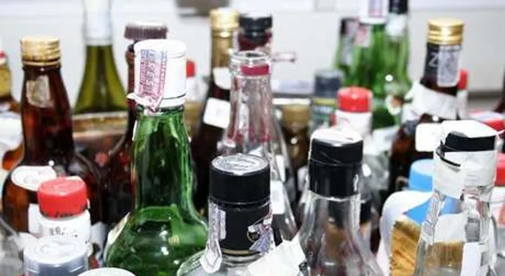 PN apresa camión con 312 cajas de ron adulterado
