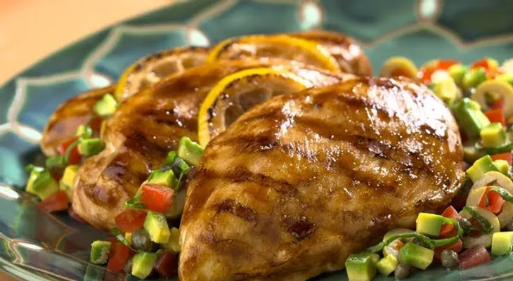 36 estudiantes de Fantino se intoxicaron al comer hígado de pollo