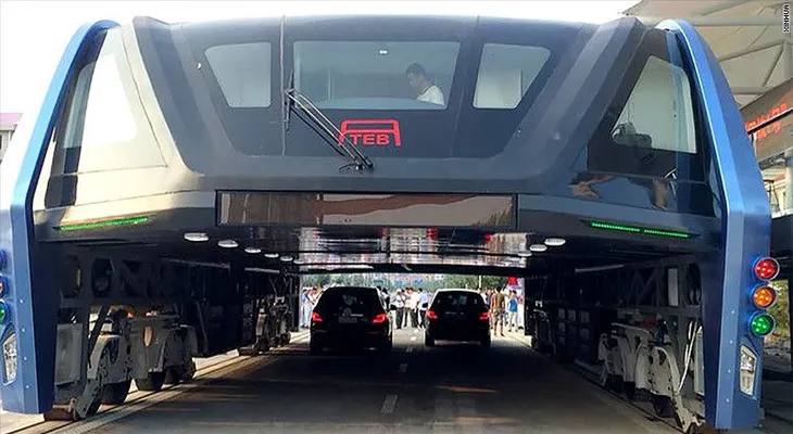 El autobús comeautos; ya es una realidad en China