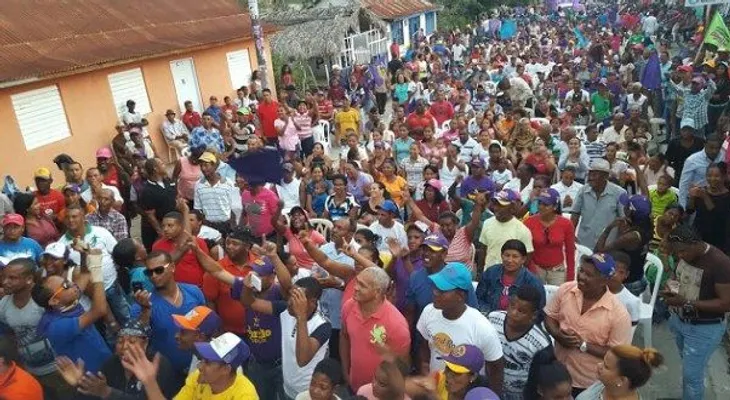 Candidato a diputado Luis Vargas recibe masivo respaldo en Tabara Arriba, Azua