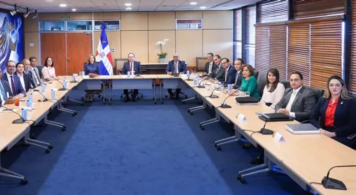 Gobernador Valdez Albizu y nueva directiva de ADOEXPO pasan revista al comportamiento y avances del sector exportador en RD