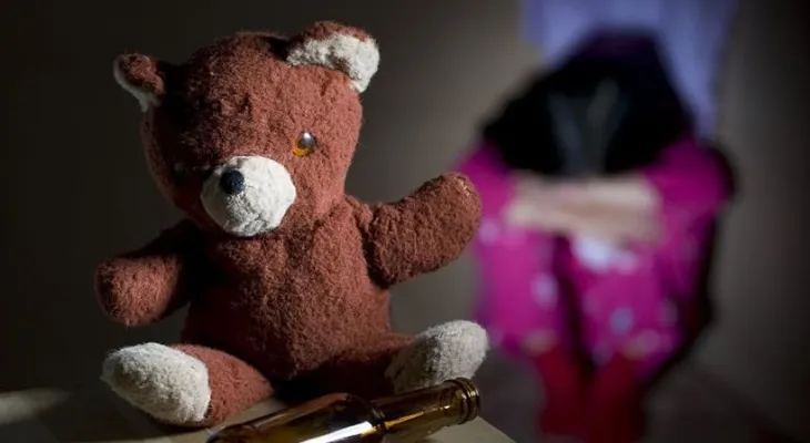 Niña de 9 años graba a su padre para probar sus abusos
