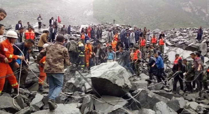 Deslizamiento de tierra en China deja muertos y decenas de desaparecidos