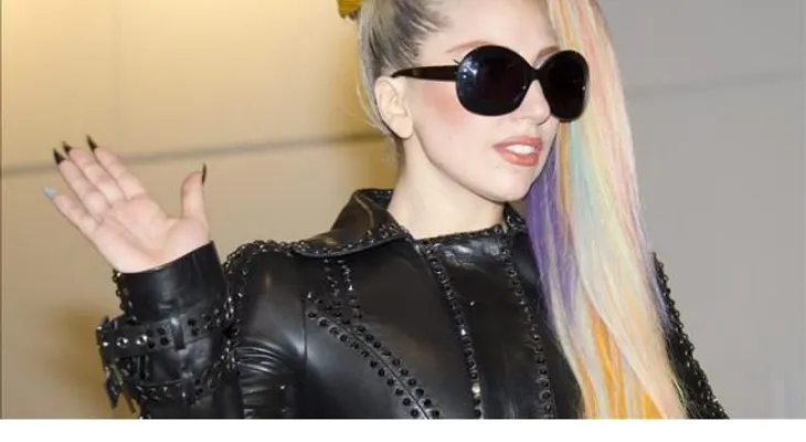 Lady Gaga, acusada de tramposa, tropieza en la carrera por el vídeo más visto