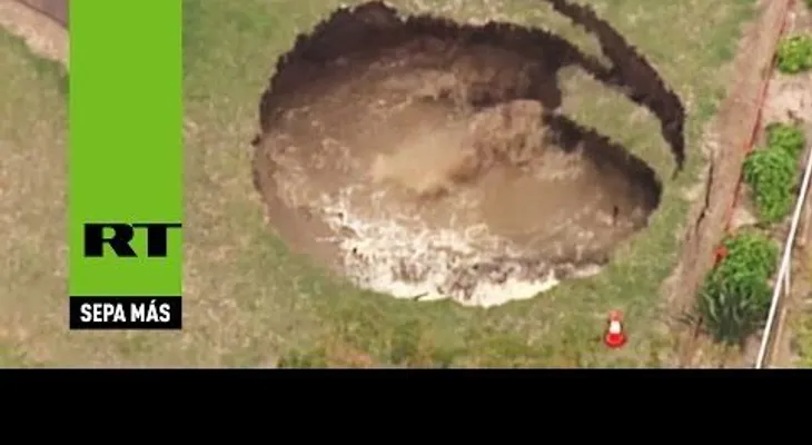 Se abre la tierra en el patio de una casa en Australia (VIDEO)