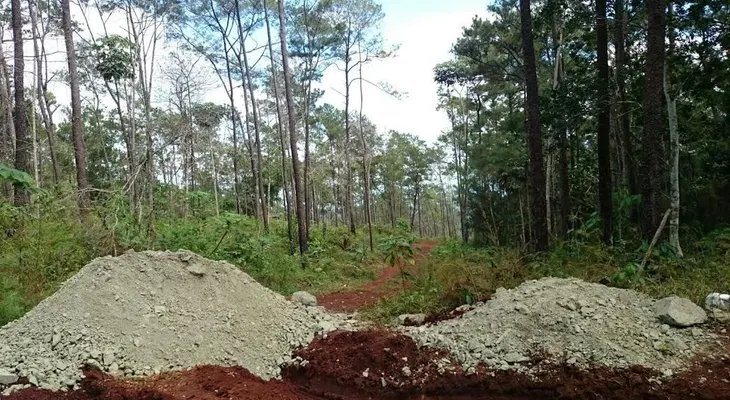 Medio Ambiente detiene proyectos que construían sin permiso en Jarabacoa