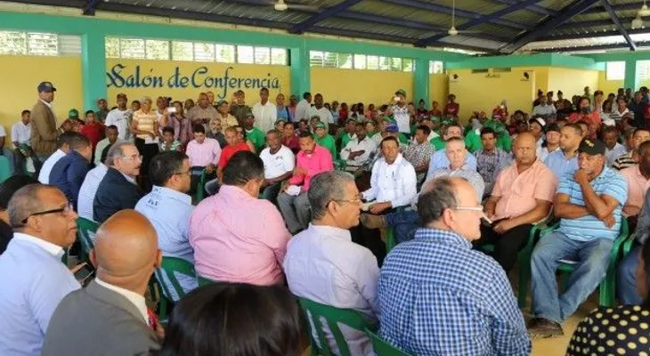 Danilo realiza primera "visita sorpresa" a Villa Altagracia