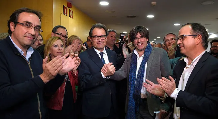 Más de tres meses después de las elecciones, Cataluña logra formar gobierno